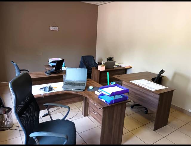 150M² BUSINESS TO LET IN CLUBVIEW